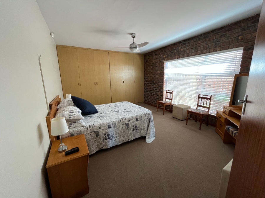 4 Bedroom Property for Sale in Hartenbos Heuwels Western Cape